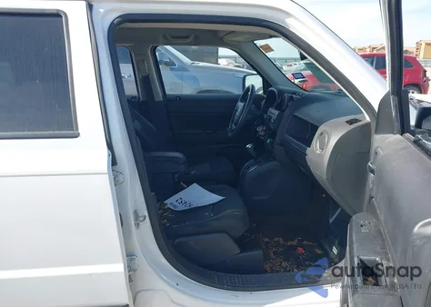 2017 Jeep Patriot Sport Fwd из США, поврежденный, VIN 1C4NJPBA0HD149983